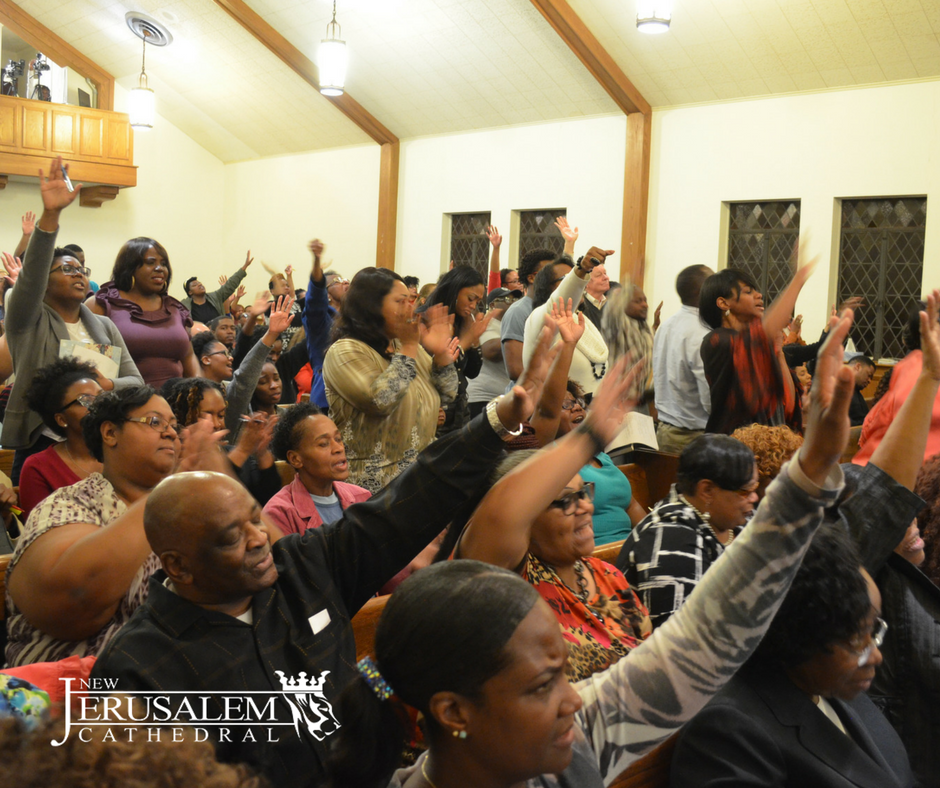 NewJCOfficial's tweet photo. Night 3 "Get Ready For Your Miracle" -Matthew 15:29-39
"This fast is going into the uninhabited areas of your gifting and anointing" - #DrKAW
Join us again tonight 7pm in #HighPoint, NC 321 Oakview Rd as we continue this fast &amp; consecration in victory #CorporateFast2018 #MOPraise https://t.co/XS5UUee9ox
