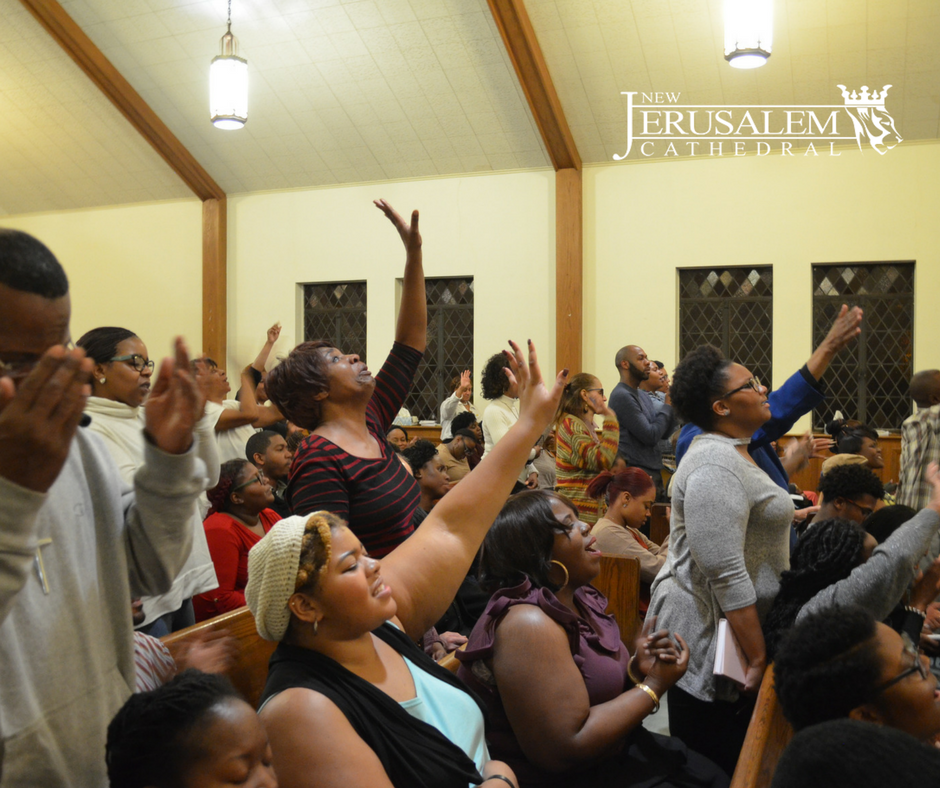 NewJCOfficial's tweet photo. Night 3 "Get Ready For Your Miracle" -Matthew 15:29-39
"This fast is going into the uninhabited areas of your gifting and anointing" - #DrKAW
Join us again tonight 7pm in #HighPoint, NC 321 Oakview Rd as we continue this fast &amp; consecration in victory #CorporateFast2018 #MOPraise https://t.co/XS5UUee9ox