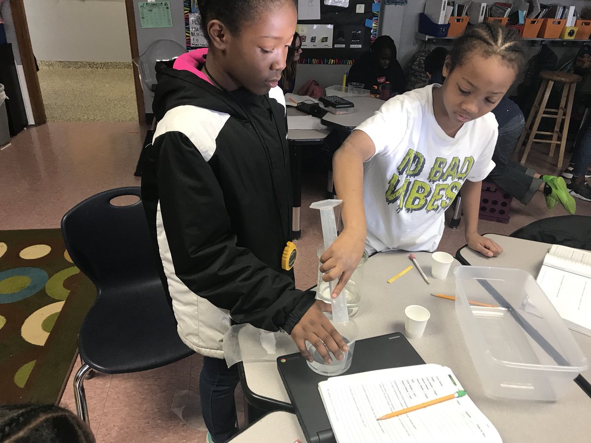 TeamMontgomery4's tweet photo. Love watching kids work together in science class!! How does temperature affect the rate salt and sugar dissolves into water?? Does it affect the mass?? #ISDStrong #3TEPride #ISD5thgrage https://t.co/gJT7vOr5m8