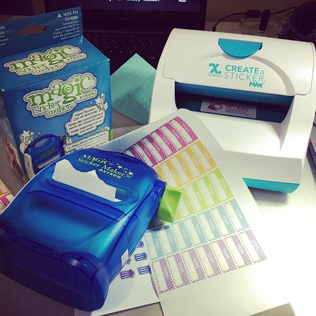 xyroninc's tweet photo. RP #mizzjomoxie When you canβt find the right #plannerstickers to buy - or they cost wayyyy too much money- so you make your own! #xyronstickermaker #xyron #homemadestickers #creativeplanner #stickermaker #planners https://t.co/13kLhqSkGp