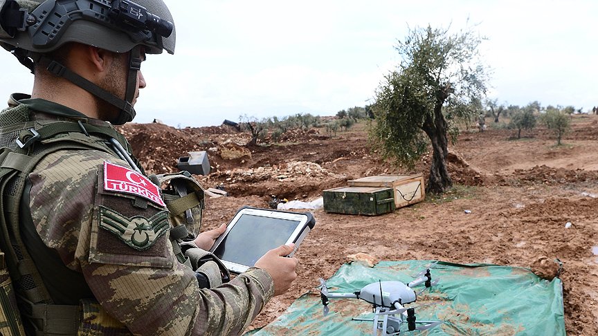 #ZeytinDalıHarekatı kapsamında stratejik öneme sahip Sakarkaya Tepesi'nde teröristler tarafından inşa edilen dev çukur ve tüneller görüntülendi. #OperationOliveBranch #Türkiye #ZeytinDalı #JÖH #PÖH #Komando #OliveBranch #OliveBranchOperation #OpAfrin #AfrinOperasyonu #SaveAfrin