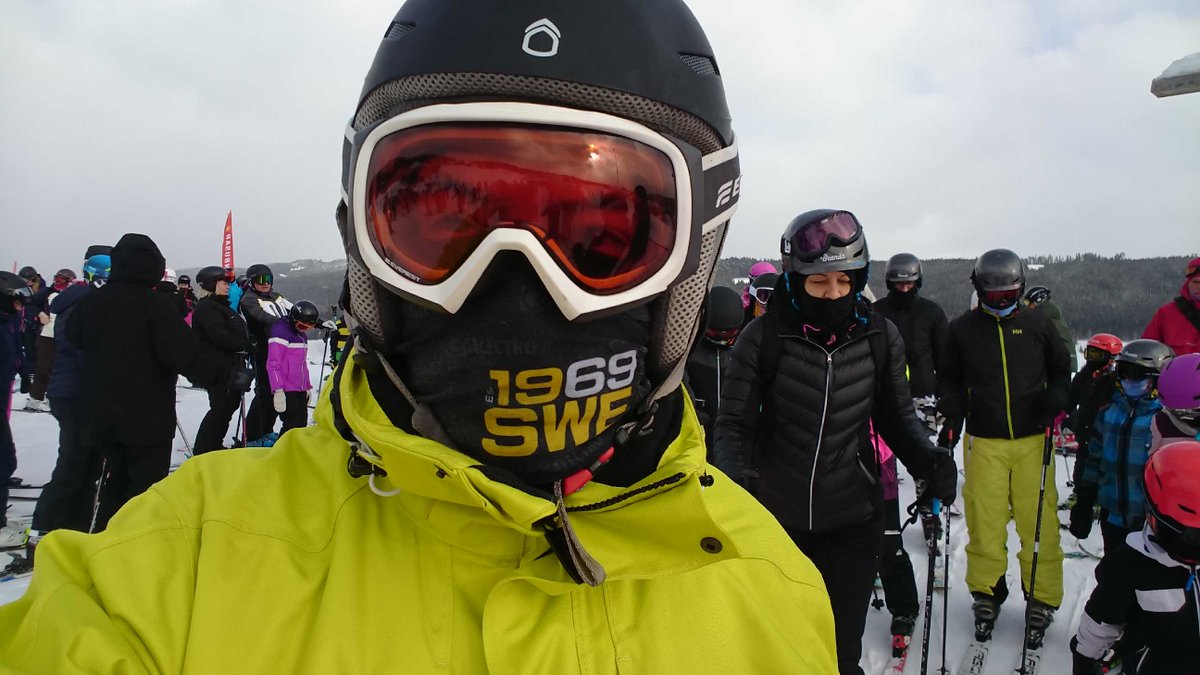 Calectro1969's tweet photo. The Calectro Buff hits the slopes with one of our customers. Want your own #multiwear #Buff? Contact us and we’ll drop one in the mail.
#winteractivity #icecoldwinter #staywarm #hvac #calectro https://t.co/fB3zeENvN6