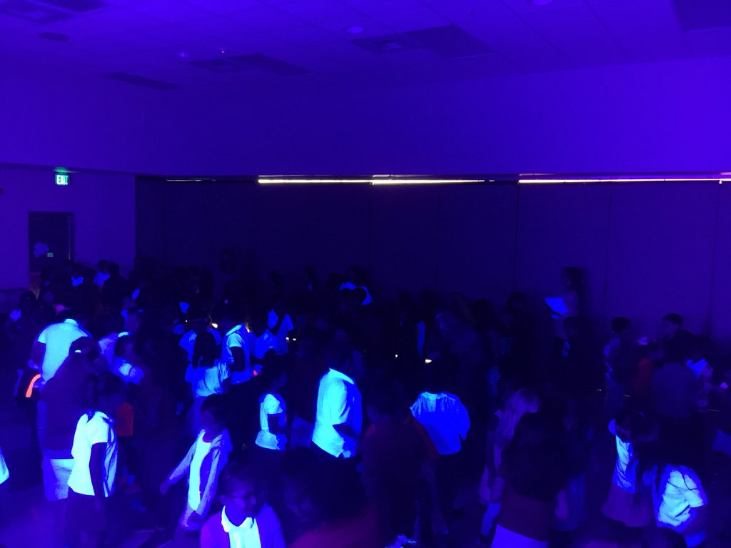 MichelleM0927's tweet photo. Black light dance party for following SOAR Expectations! @CannellaElem @MattHoffHCPS @MarisaBrody @HCPSArea2 @PBISRewards https://t.co/a7jQdbvXaw