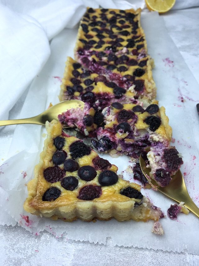 mintandohlala's tweet photo. Was ist besser als 1 Sorte Beeren? Natürlich 3 Sorten Beeren! Und da Kuchen immer geht, gibt es heute einen Triple Berry Cheesecake zum Mädelsabend :-) https://t.co/GaCwrV0MTr https://t.co/jVMSXLf86s