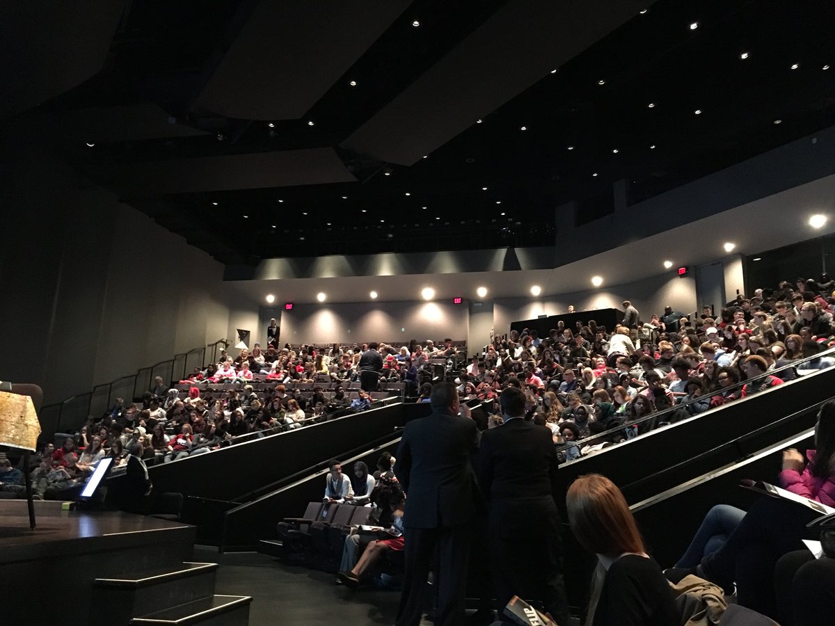 IdeaFestivalBG's tweet photo. Excited to be at Jefferson County Public Schools IdeaFestival! #wearejcps #IF @ifjcps https://t.co/xgNzToqiQD