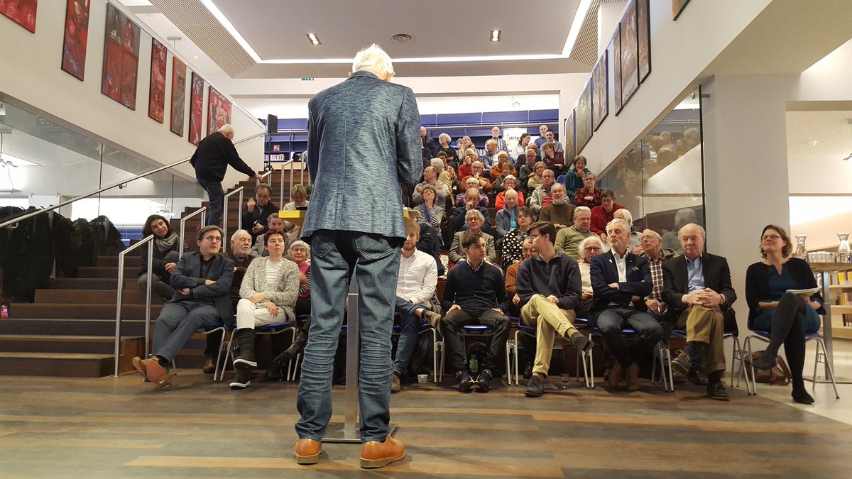 SjaakDriessen's tweet photo. Aan de bak: verkiezingsdebat OUDEREN in volke @bblthk met vertegenwoordigers van alle negen partijen die strijden om de kiezersgunst #cswo https://t.co/QSLEPHmzzJ