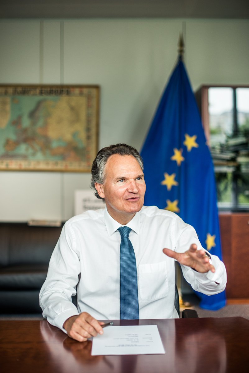 President Juncker appoints Robert-Jan Smits as Open Access envoy based at the European Political Strategy Centre (EPSC) with the task to propose concrete policy recommendations to ensure that all publicly funded scientific publications are available in Open Access by 2020