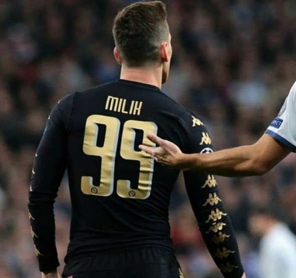 Napoli_Vnzla's tweet photo. Tanti Auguri Arkadiusz!! 🎂💙🎇 @arekmilik9 24 AÑOS! Feliz Cumpleaños! @sscnapoli Napoli ti sta aspettando!! #ForzaMILIK https://t.co/vsfFOgxxFB