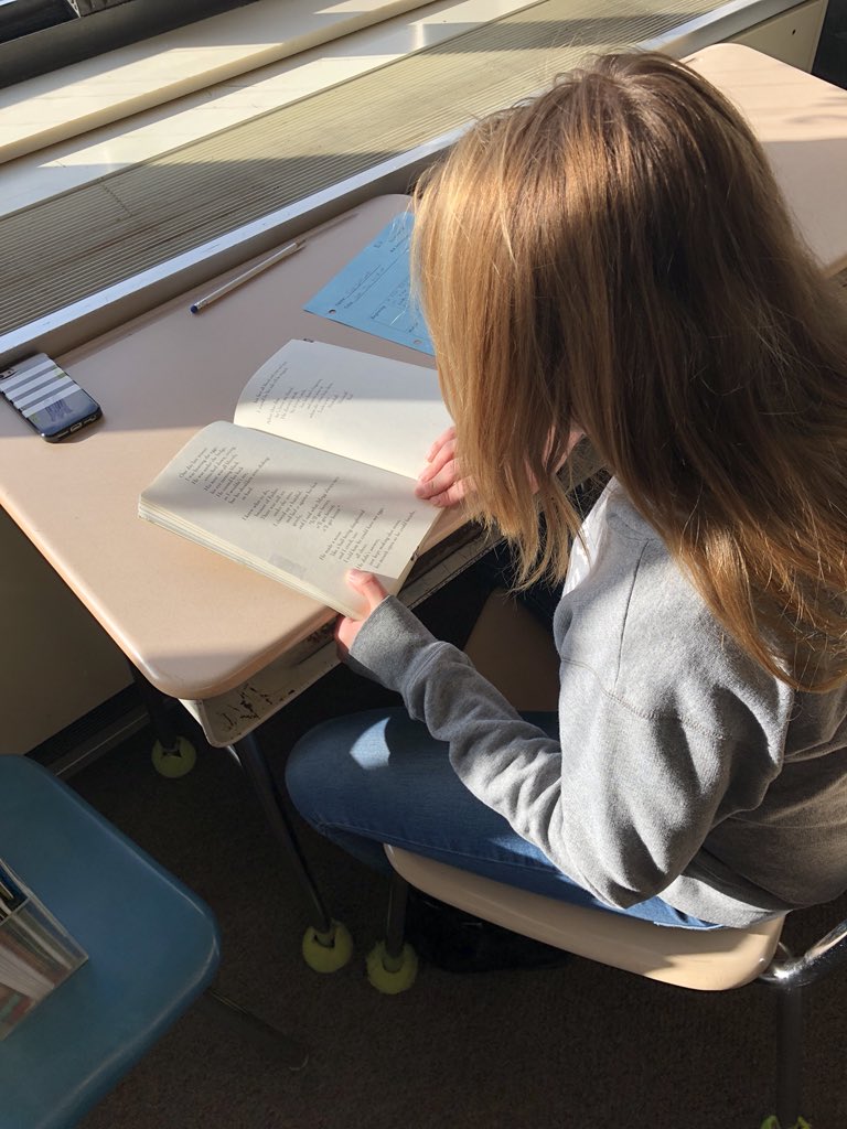 WCSMarauders's tweet photo. So many ways to read! #engagewithtext #growyourway @WMSMarauders https://t.co/lPcX3dpvjV