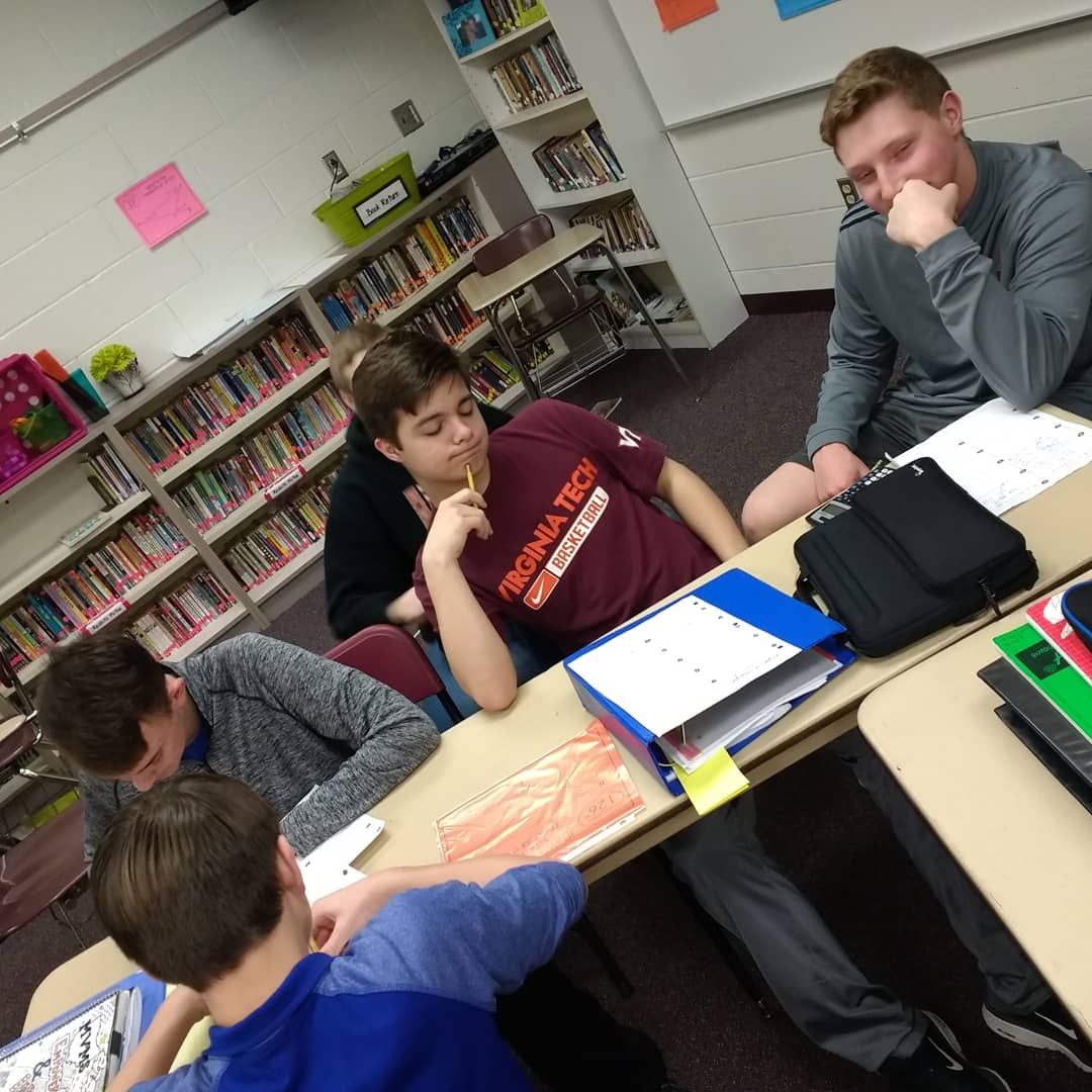 MVMSMiller6's tweet image. Angles of Triangles Scavenger Hunt #tlap #geometryrocks #mvmath8