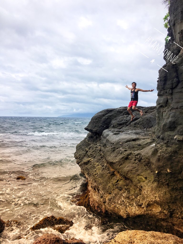 itsmejornz's tweet photo. When God pushes you to the edge, only two things can happen; either He will catch you when you fall or He will teach you how to fly.
#ThoughtOfTheDay #WhenInIlocos #BantayAbotCave #Traveller #KnowPhilippines #Jumpshot https://t.co/okvMpAJLRZ