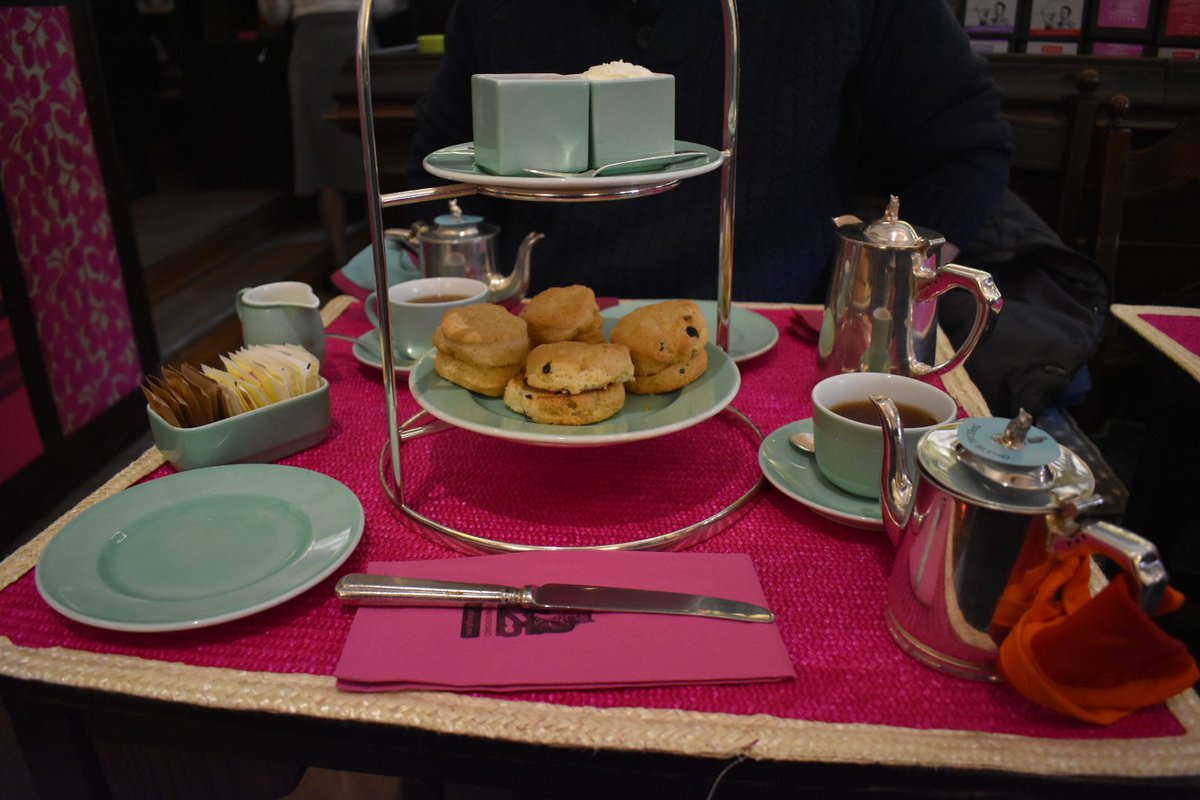 ShellOConnor88's tweet photo. Had a fantastic afternoon tea at #Babingtons yesterday! ❤❤ #30thbirthdayadventure https://t.co/xOhaepbRug