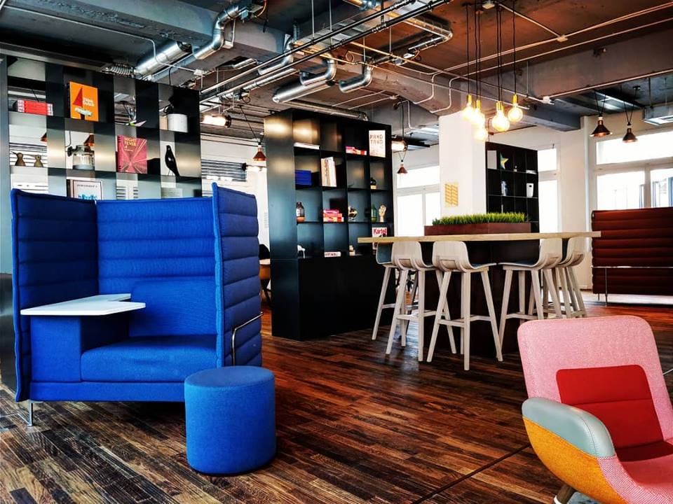 videodesigncom's tweet photo. Our new lab in Zurich is ready to be filled with creative minds! 🤓✨🚀

#videodesign #office #zurich #agency #creative #lab #spaces #inspiration #remote #bleicherweg #paradeplatz https://t.co/7XjsNdqFwR