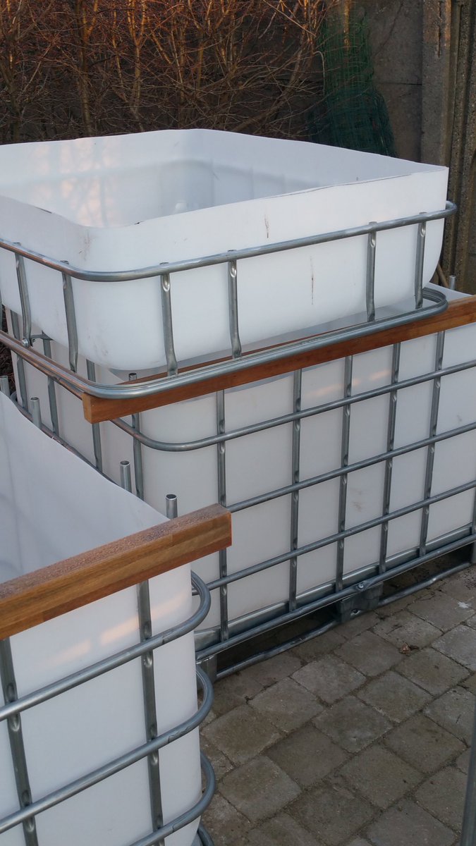 AtheneumMXM's tweet photo. Materiaal voor onze echte aquaponics installatie is aangekomen. Experimenteerfase in de klas nu omzetten in een echte installatie. #MAXMODULE #STEM in 3e graad 5/6/TSO/ASO door elkaar. #jongewetenschappers @GOinAntwerpen @GO_onderwijs https://t.co/RYHUvIkJbU