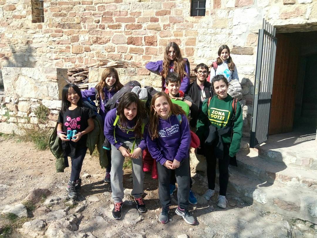 esplaixiribec's tweet photo. El cap de setmana passat varen anar de Convivències al Puig de la Creu, els nois i noies de Grans.
Cap de setmana per fer grup!

#convivències #puigdelacreu #grans #esplaixiribec #colòniesiesplaixiribec #somesplai https://t.co/oKH62E7eJf
