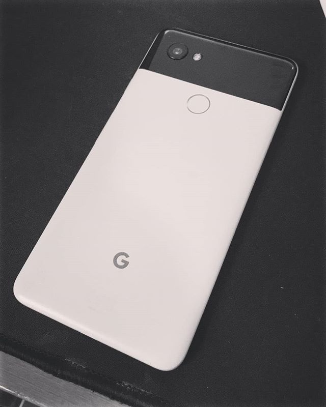 Caboose357's tweet photo. Made a move... #googlepixel2xl https://t.co/BL3xojyGum https://t.co/vP3ecDqEFJ