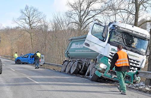 Kieler Nachrichten On Twitter Vollsperrung Wegen Unfall Auf Der B 430 Bei Rantzau Kommt Es Derzeit Zu Verkehrsbehinderungen Https T Co Zdz0wpcsht Https T Co I3kfxxnmpy