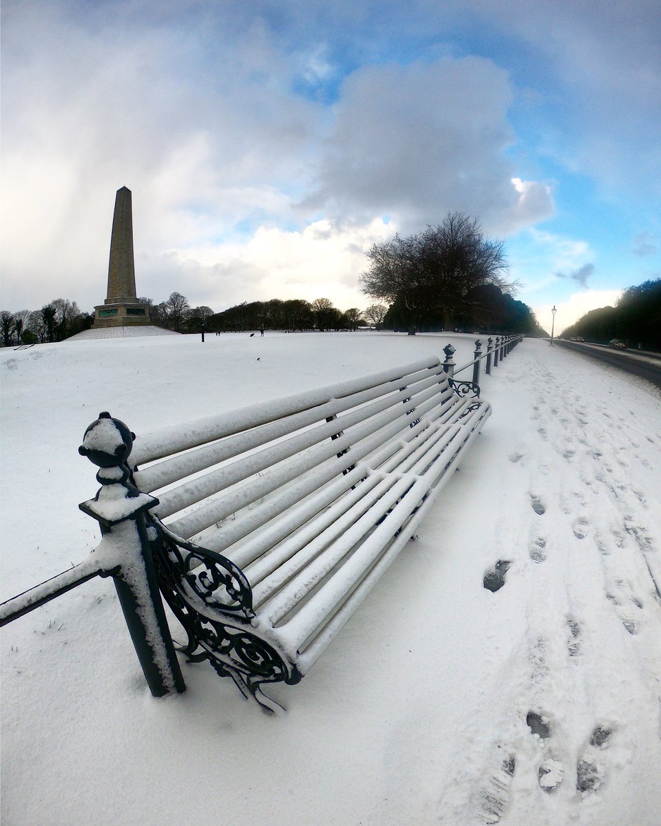 ValenAli's tweet photo. Amazing view in the #PhoenixPark this morning ❄️ https://t.co/LNpxBgMCZH