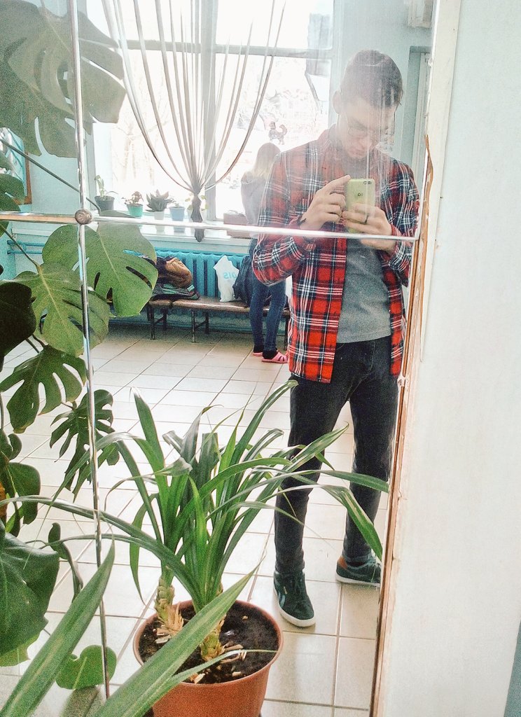 zorgy27's tweet photo. Когда последняя пара басик ,а ты забежал чтоб фигануть фотшку
#zorgy
#зоргифолловитвзаимность
#ХотаруФолловитКотиков
#ПисьмоНьютаСосетВИнсту https://t.co/CQD5ofHwgk