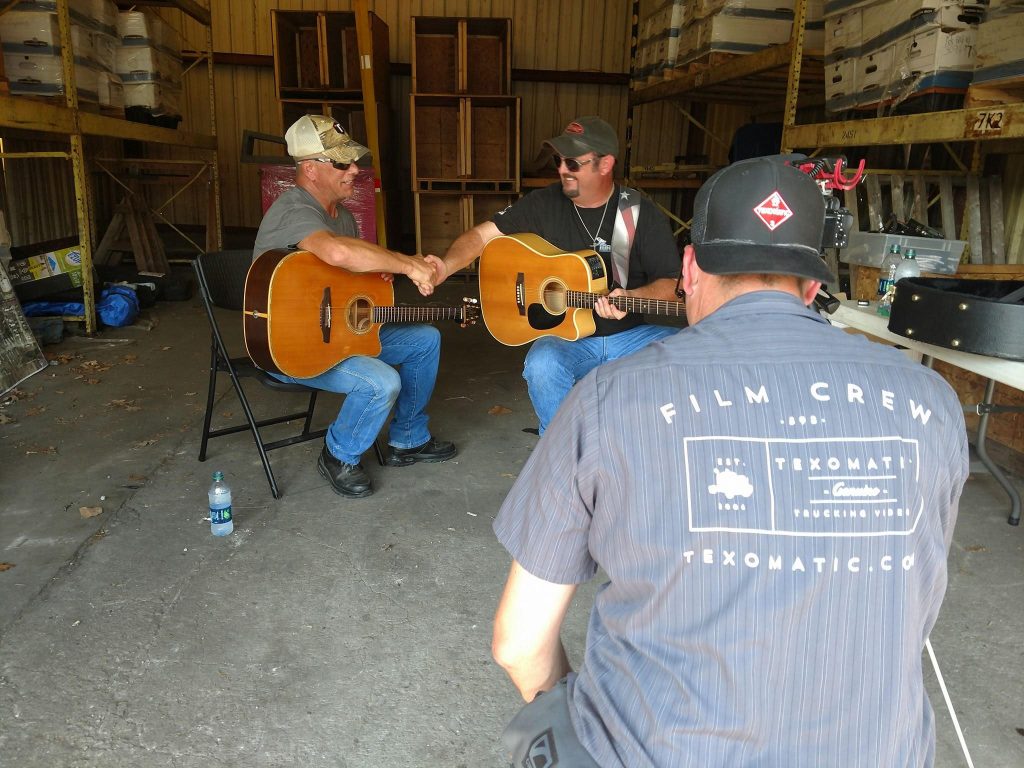 ToughTested's tweet image. Spreading Love on the Rugged Road - Wendy Parker's insightful #blog post on what it truly means to be a #Trucker ow.ly/Cs8C30iF0Mm @truckingwithgnw #ToughTested