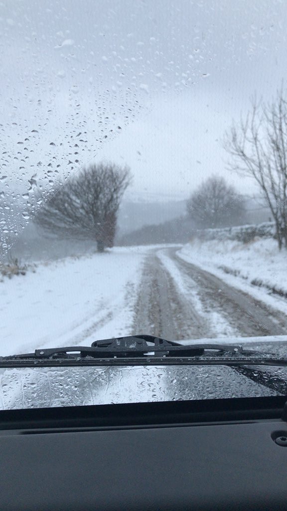 threemerrylads's tweet photo. It’s a proper snow day today here at The Three Merry Lads! Come and join us 🙂🙂🤷‍♂️ #snowmageddon #sheffieldsnow #Sheffieldissuper https://t.co/1MoVYqCyWr