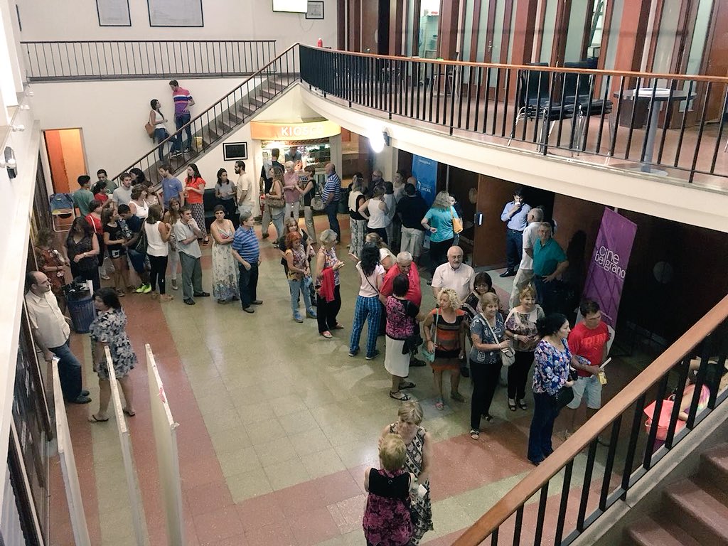 deacaalachinalp's tweet photo. ¡Gracias Rafaela! 
Hoy hacemos la última función de la gira en el cine América de Santa Fe capital. No lo podemos creer. Llegamos a la función #50 de @deacaalachinalp. ¿Nos vemos ahí? https://t.co/ViL4bOt9lI