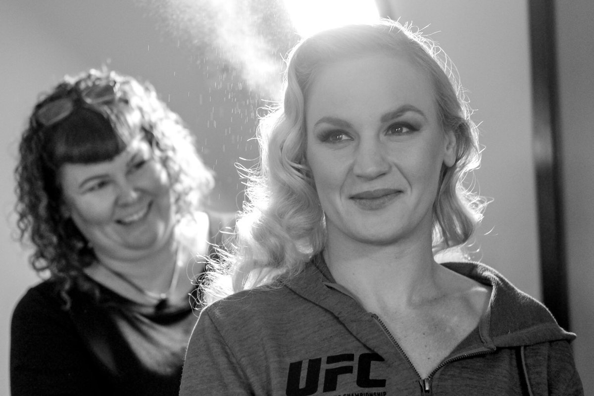 BulletValentina's tweet photo. Behind the scenes of photo shoot for @ProductionFor with @sanjaynpatel and @ProFor_Nelson #BulletTeam #UFC https://t.co/VCKtawaTvz