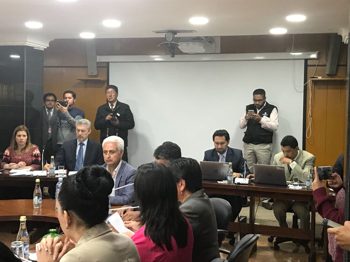 Acompañamos a @usuarioscuenca haciendo uso de la #SillaVacía un mecanismo de #ParticipaciónCiudadana en la sesión extraordinaria del  #ConcejoCantonalCuenca