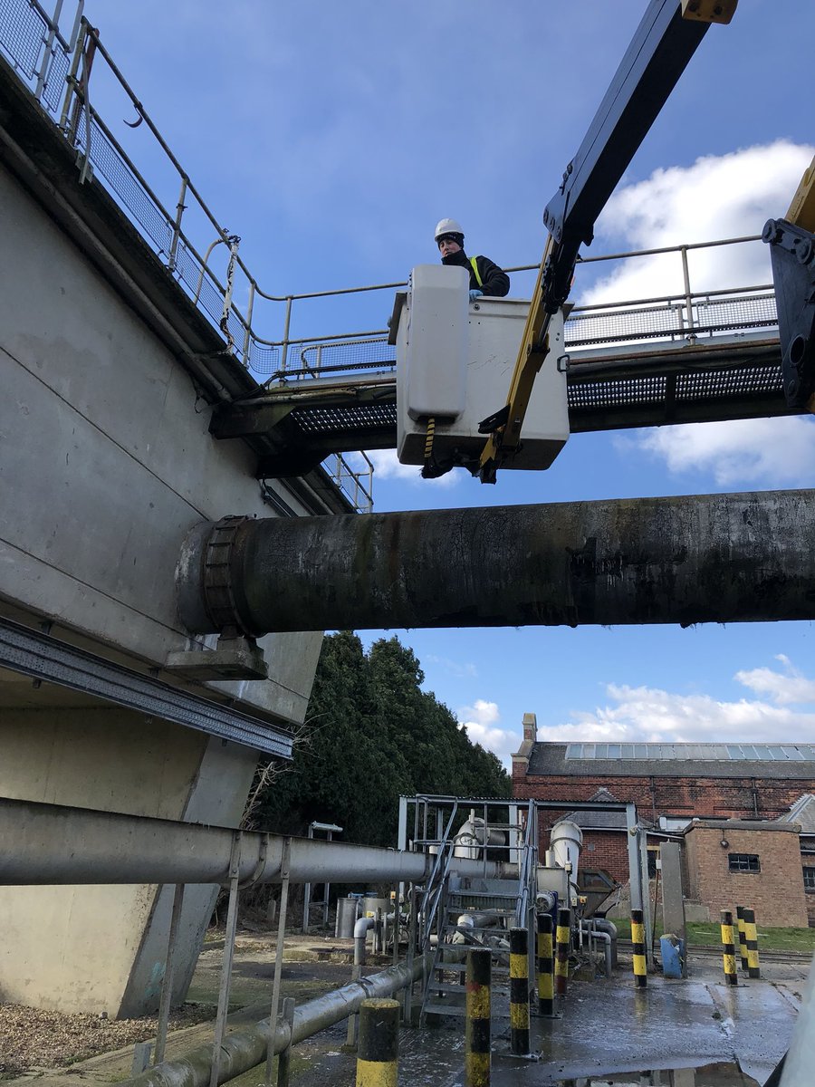 iheatsolutions's tweet photo. Our engineers braving the cold to repair those burst pipes#commercial #leaks#repair#heating#coldwater https://t.co/W8OG0YQh5R