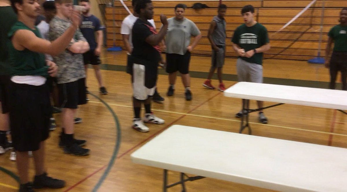 SHHSRebelsFB's tweet photo. Fun time competing this morning #MinutetoWinIt #pingtactoe❌⭕️ #elephantwalk🐘 https://t.co/aWsgFJC4SH