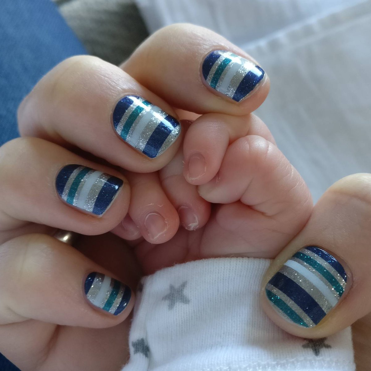 EmilyJamberry's tweet photo. My new favourite #nailfie prop ♥️😍👶

#strikingstripesjn #stripes #stripy #nails #nailwraps #newborn #baby https://t.co/fu4nvj4bYD
