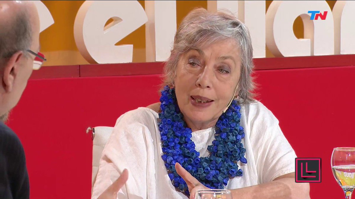 MariaCarelli's tweet photo. Norma Morandini, directora del Observatorio de DDHH del Senado, luce un collar "Del Mar". https://t.co/agwo1QZOGm