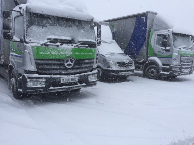 BurnsExpress's tweet photo. all deliveries cancelled and trucks returned to depot #snowday2018 #safetyfirst https://t.co/EHH8jI5cA7