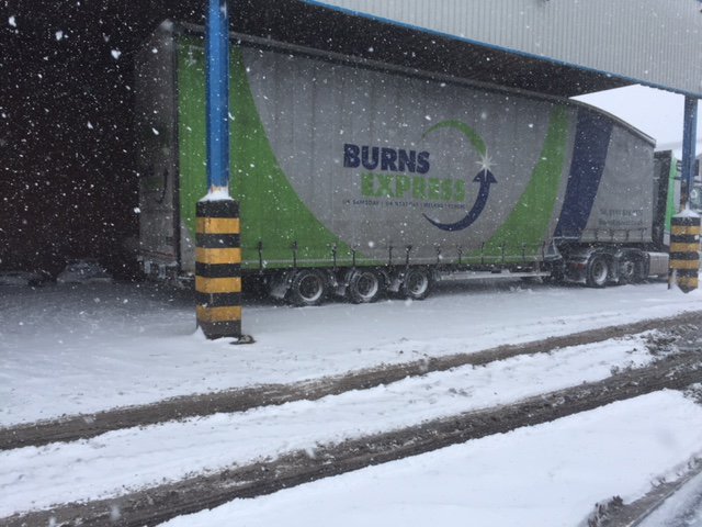 BurnsExpress's tweet photo. all deliveries cancelled and trucks returned to depot #snowday2018 #safetyfirst https://t.co/EHH8jI5cA7