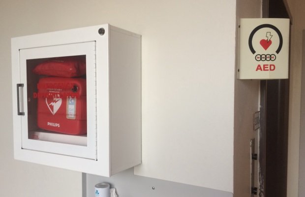 ClintonCountyHD's tweet image. Do you know where the closest #AED machine is? Immediate #CPR &amp;amp; early #defibrillation can more than double a #cardiacarrest victim’s chance of survival. bit.ly/1l4qAVg @American_Heart