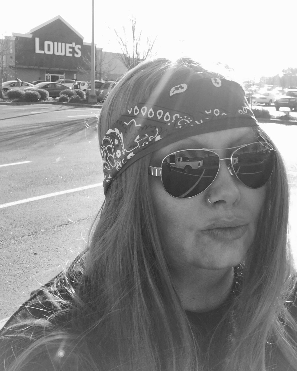 SherryDye7's tweet photo. Axel Rose showed up @ our All Store@Meeting #loweslife https://t.co/aroAviIZA7