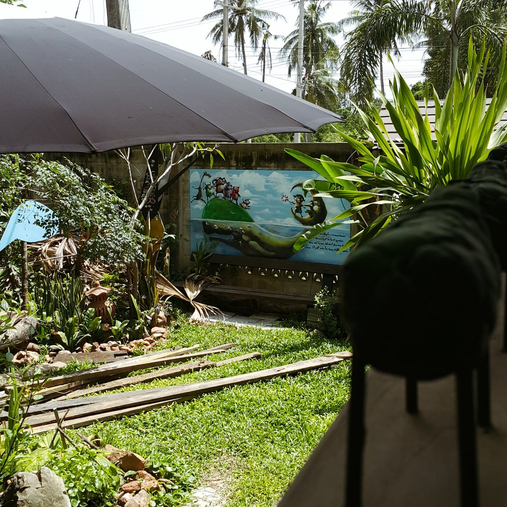 kinandtravel's tweet photo. หนีมาเสพศิลป์ที่ "ศิลาปา" #นครปฐม พิกัดทางไปดอนตูม Art Gallery ที่ผลงานมาจากเจ้าของร้านเอง สองสามีภรรยากับร้านน่ารั��ๆ ปลูกผัก เลี้ยงปลา งานแฮนเมดแทบจะทั้งร้าน เข้าไปแล้วจะรู้สึก Feel Home โคตรๆ ราคาไม่แพงแถมสงบด้วย �� #อร่อยไปแดก @aroii https://t.co/ATjDgk8Ly8