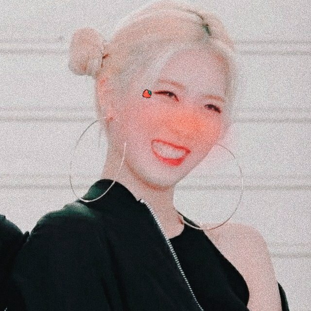 ggsoftbwt's tweet photo. ꒰  #⃞kimlip  🏹 #⃞loona ՞.ෆ ꒱ 

➮ #⃞김정은 🐰🍉 #⃞이달의소녀 https://t.co/2FQnp85Fme