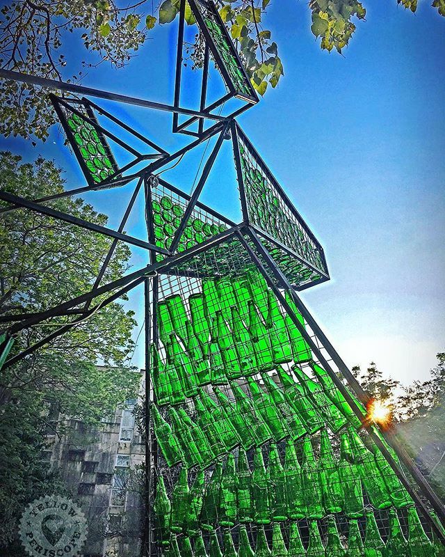 YellowPeriscope's tweet photo. Modern Trojan horse, Installation. Glimpses from the day spent at Kala Ghoda Arts Festival 2018 -—- #kalaghoda #kalaghodafestival #kgaf2018 #htkgaf #art #instaart #artwork #installation #installationart #contemporaryart #urbanart #streetart #streetphotog… https://t.co/BSCWh2FPQU https://t.co/RmW3DPrhSO