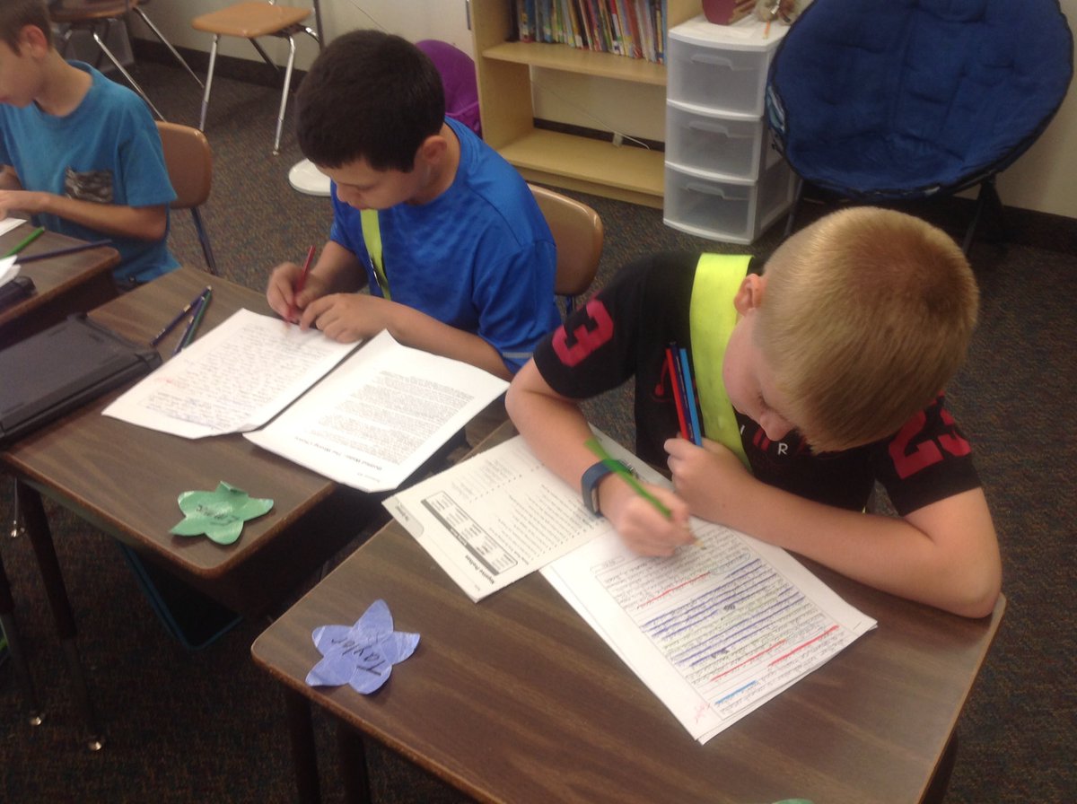 AP_PGEStars's tweet photo. 5th graders editing and sharing our components of their writing prompt @PGE_Stars https://t.co/spNJzhGYsY