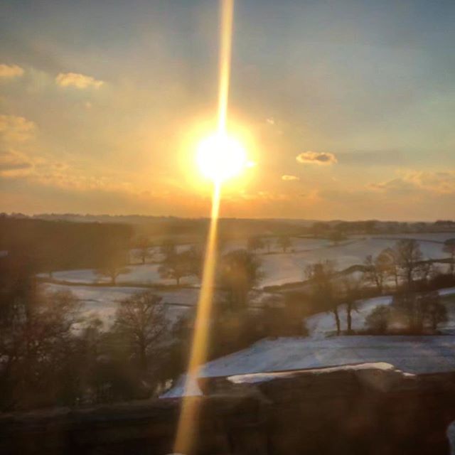 APyrrhicVictory's tweet photo. #earlyescape #senthomeearly #snowpocalypse #snowmageddon #brighton #commuter https://t.co/JEPdeKYqlV https://t.co/yFEiDTNCHH