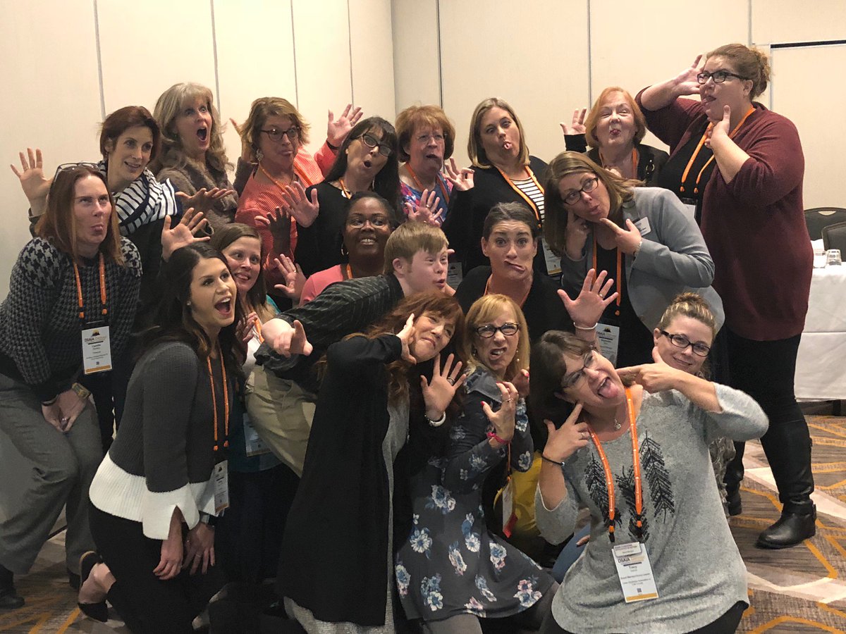 DeanaTharpe's tweet photo. Thank YOU @ArtStream_Inc for inspiring our leaders at #DSAIA2018. Great pic! @heathersachs @RickiSabia https://t.co/tX4WceDG0q