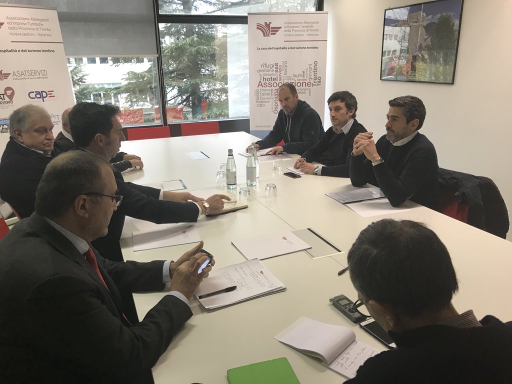asattn's tweet photo. Il Presidente #Battaiola illustra ai candidati del @Mov5Stelle le richieste del settore turistico in vista delle prossime elezioni politiche del 4 marzo. @riccardo_fra @kritzzane @federalberghi https://t.co/6nAD9e3tdx
