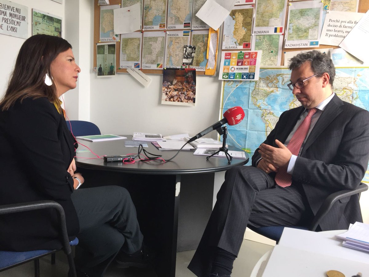 FondazioneAVSI's tweet photo. L'intervista di @RMoraoLopes della radio portoghese @antena1rtp a @GpSilvestri sulla questione #migranti in Italia e il progetto "Cucinare per ricominciare", una risposta innovativa alla necessità di integrare e accogliere. https://t.co/mqjwW670jG [dal min 6.25 a min 09.07] https://t.co/mKKKSfuzzJ