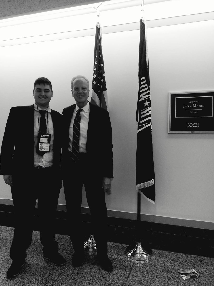 SDubHenry's tweet photo. What a pleasure running into Sen. Moran today with Alper, a #KLYES student from #Bulgaria living in #Kansas, but here in DC for the program's #CivEdWeek. Alper assures us Kansas #bbq is the best!  @yesprogramnews https://t.co/oBzteDDJcv