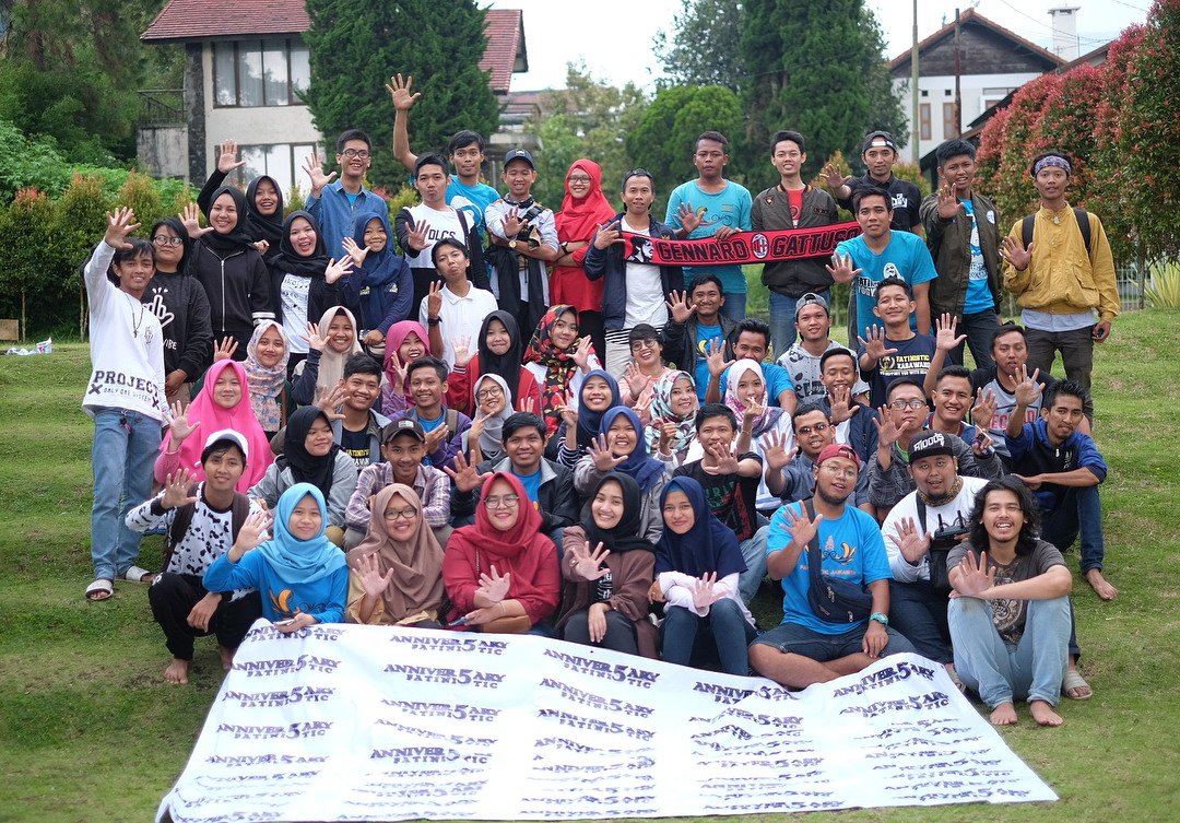 RudySurya17's tweet photo. Oleh2 <part-1> dari @FatinSL 😍 Thanks foto2nya yach Tiin..!! 🙏🙏 @AufahA @waff_al @FatinisticYusni @matSL_ @SubonoAW @jumidina @AlyaDavinci @Lyanie16 @MiraFatinistic @mi_umik  @aliya_er172 @Yunipati4 @m_abichafas @bee_afra @hany2297 @Fatinistic @Fatinistic251 @fatinlove23 https://t.co/0p7rNkV8VI