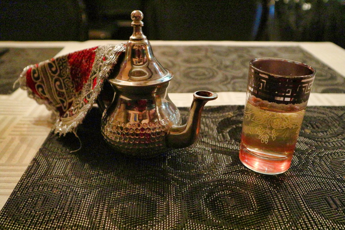 SaharaTeteraRes's tweet photo. ¡Días de lluvia, días de té! Ven a Sahara a disfrutar de nuestros diferentes tés y nos cuentas que tal? Resturante Teteria Sahara. Tel: 911 88 72 37 C/ Francisco Ricci 15, 28015 (Argüelles) Madrid
#sahara #madrid #restaurantes #restaurante#te #arabe #مدريد #شاي #لرغيلة #حلال https://t.co/I8kc7AF4KP