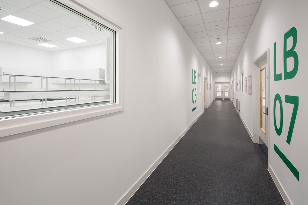 We are hiring! Unit DX is looking for an Apprentice Facilities Management Assistant (Full Time). Work towards an NVQ Level 2 in Facilities Services, accredited by <a href="/westoncollege/">Weston College</a> #Apprentice #FacilitiesManagement 
Full job description here - findapprenticeship.service.gov.uk/apprenticeship… Please RT.