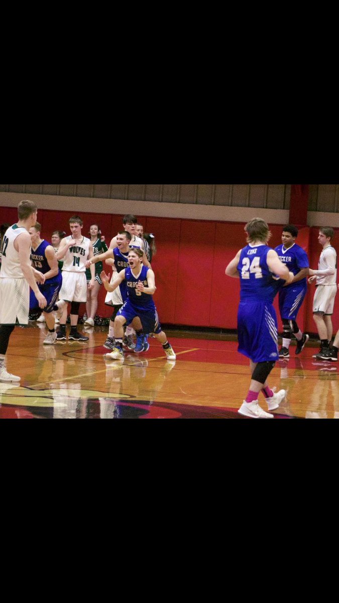 🔵GAME DAY❗️❗️❗️

#lions are playing in the state sectionals tonight at 7:45 against Spokane! 

#ourtownourteam #chslionpride