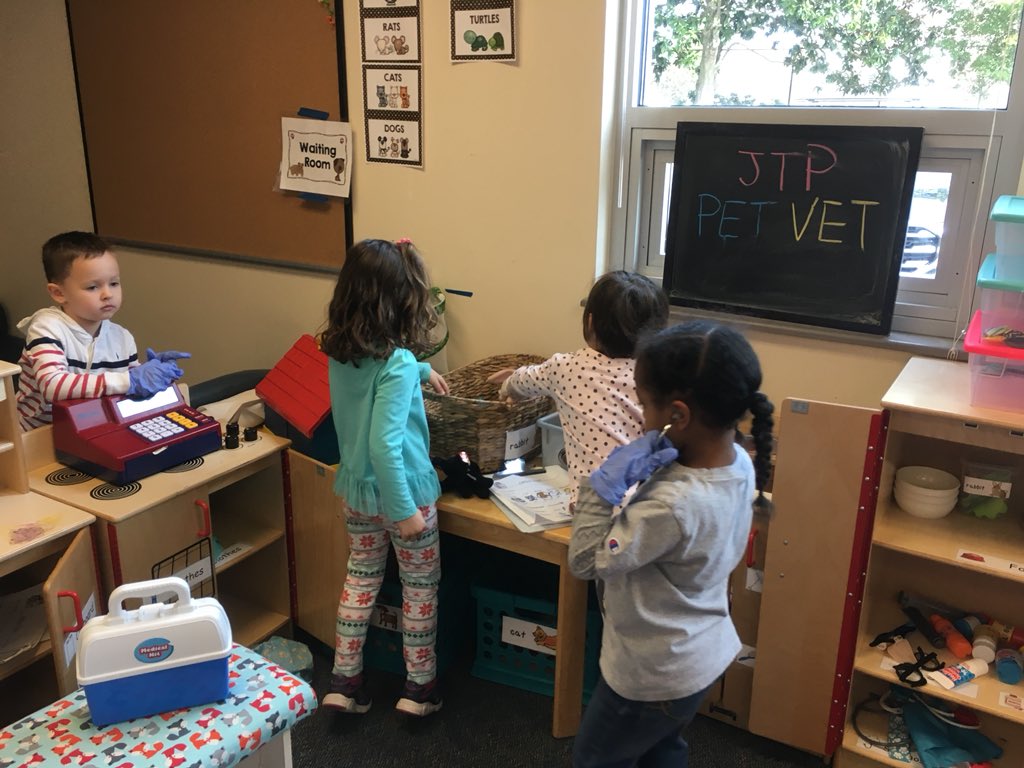 MrsBarrett_Art's tweet photo. Dramatic Play Pet Vet is open for business at JTP! #pets #jtpgiraffes #FCCPS #petsunit #SteAm #dramaticplay #teamfccps #creativecurriculum https://t.co/90DcTdZnbN